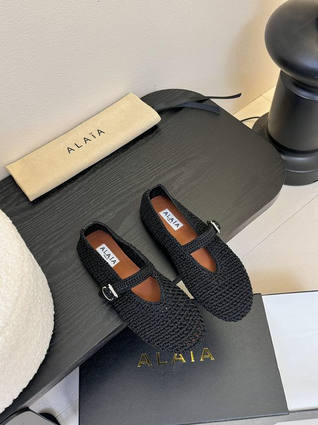 Alaia 25Ss 春夏 芭蕾舞鞋 法国高端一线高定品牌 Azzedinealaia:时尚界最后的手艺人只忠于展现女性身体曲线的裁剪之王 始创于1979年的品