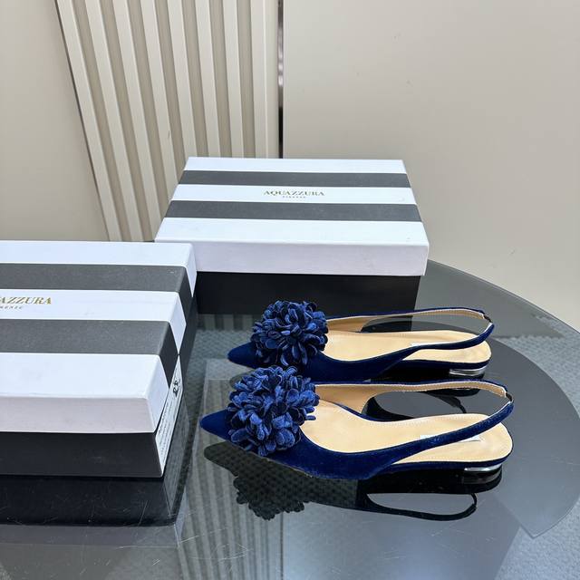 厂价Aquazzura ｜金菠萝新品凉鞋_______________________________这种blingbling的鞋子真的绝美女孩子真的无法抵御它