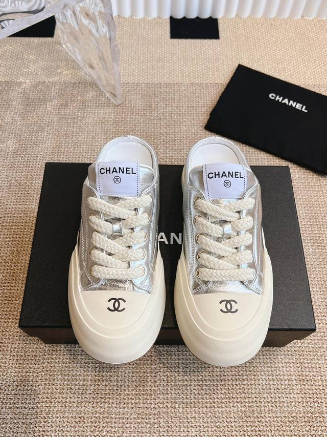 Chanel 25C 春夏新款休闲运动鞋顶级品质，这款靴子真的是小个子福星，厚底5Cma 更精致一点，显腿瘦，关键是上脚很舒服鞋面：进口牛皮内里：羊皮里U大底～