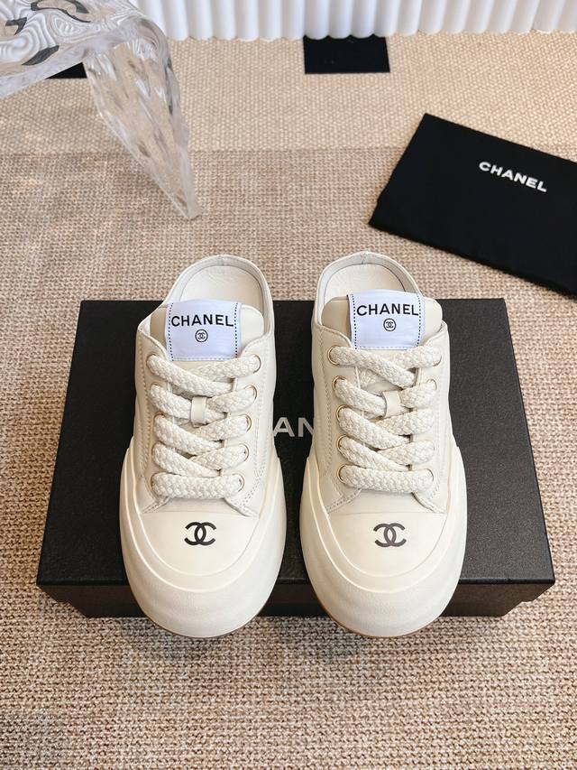 Chanel 25C 春夏新款休闲运动鞋顶级品质，这款靴子真的是小个子福星，厚底5Cma 更精致一点，显腿瘦，关键是上脚很舒服鞋面：进口牛皮内里：羊皮里U大底～