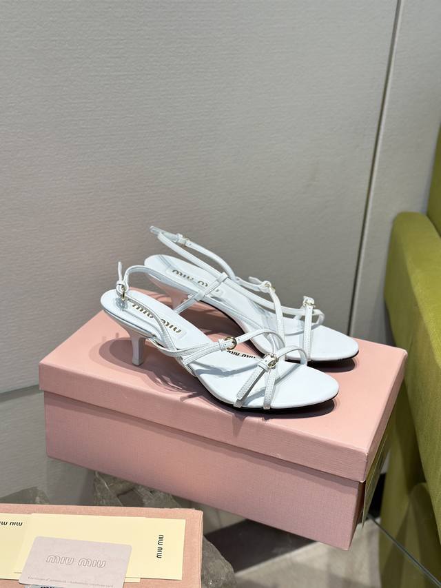 Miu Miu 25S早春新品走秀款凉鞋穿脱方便