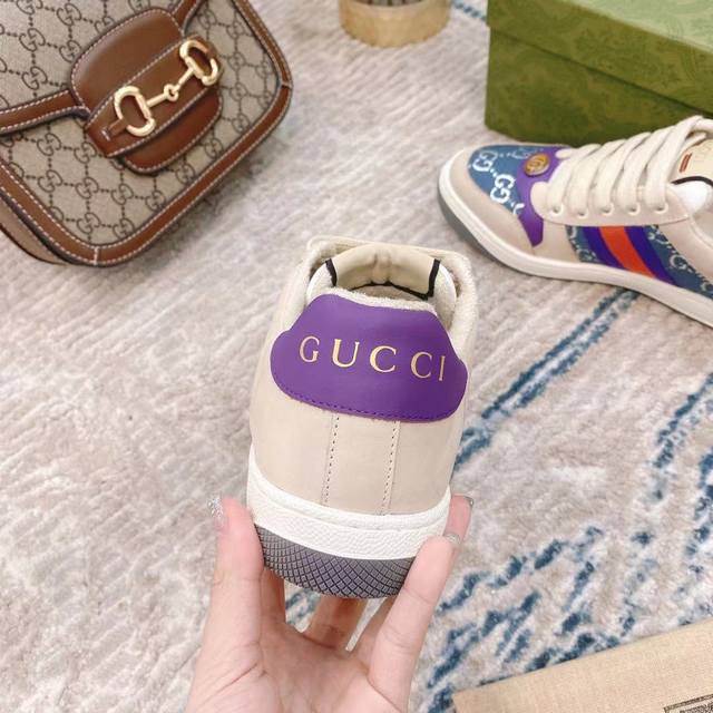 顶级版内带芯片gucci 早春新款gucci系列做旧时尚小脏鞋，国外购原版一比一开发，采用原版套楦工艺！原版订制牛皮，五金订制金属双g椭圆形标，Gucci原版织