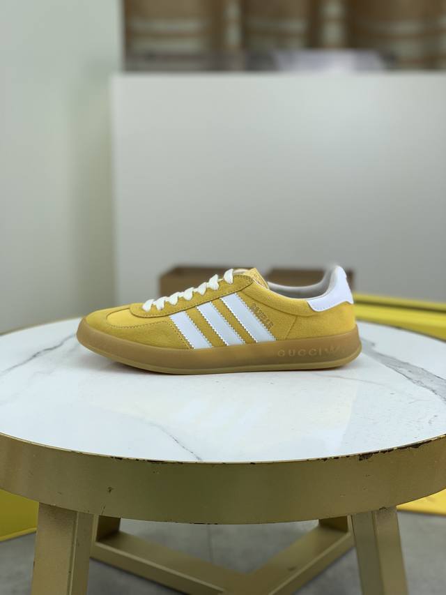 工厂价 顶级版本Adidas X Gucci联名款gazelle运动鞋 情侣款休闲板鞋原版购入开发 做货 阿迪达斯x古驰世纪联名爆款 融汇两个品牌丰富且历史悠久