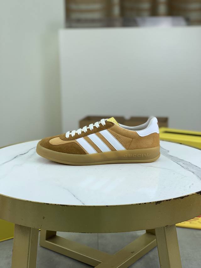 工厂价 顶级版本Adidas X Gucci联名款gazelle运动鞋 情侣款休闲板鞋原版购入开发 做货 阿迪达斯x古驰世纪联名爆款 融汇两个品牌丰富且历史悠久