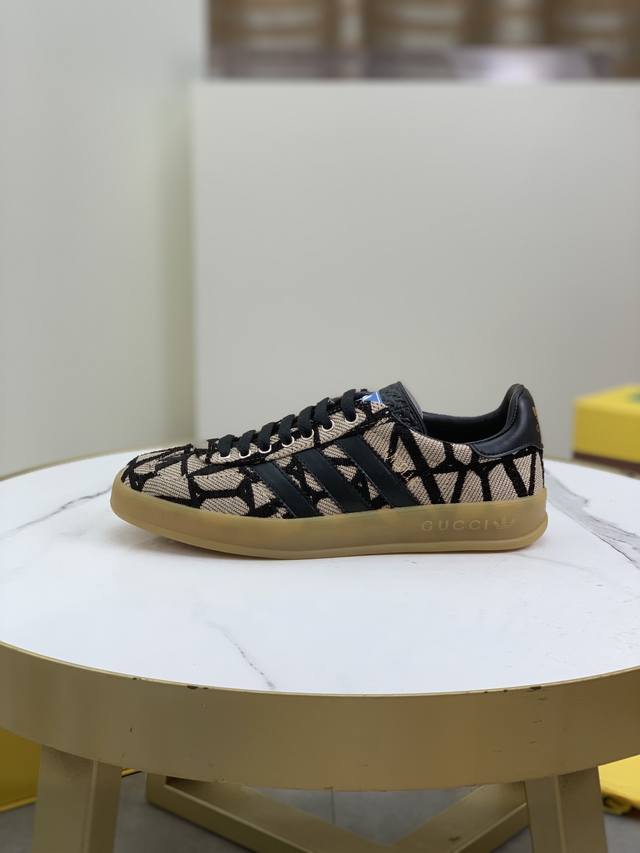 工厂价 顶级版本Adidas X Gucci联名款gazelle运动鞋 情侣款休闲板鞋原版购入开发 做货 阿迪达斯x古驰世纪联名爆款 融汇两个品牌丰富且历史悠久