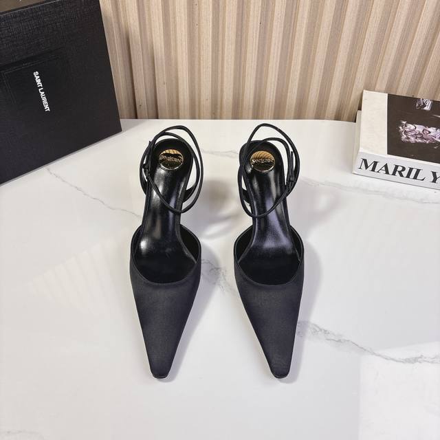 Ysl Saint Laurent 圣罗兰 25Ss 春夏新款 方头单鞋黑色 小牛漆皮 最懂女人心的杨树林 无死角的美鞋 撑起气场 气质高贵鞋面：采用原版进口牛