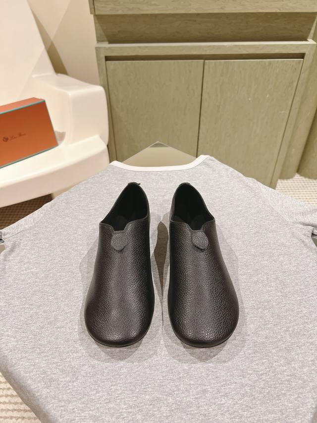 Loro Piana 新款发布 邂逅一场工艺热情，原版一比一高定复刻！码数35-40 40定制全套专柜同步包装！