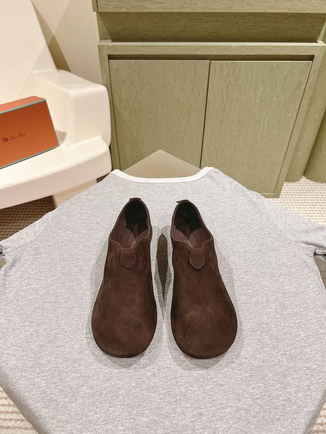 Loro Piana 新款发布 邂逅一场工艺热情，原版一比一高定复刻！码数35-40 40定制全套专柜同步包装！