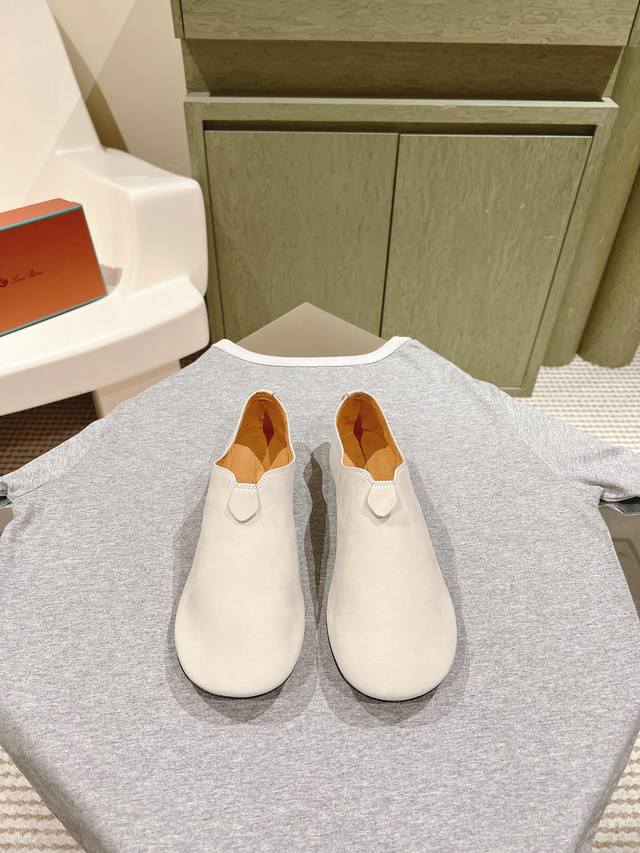 Loro Piana 新款发布 邂逅一场工艺热情，原版一比一高定复刻！码数35-40 40定制全套专柜同步包装！