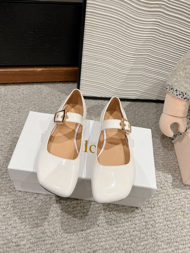 顶级品质Chloe Ss25 New Arrival～克洛伊2025春夏玛丽珍平底鞋新品简约又百搭，舒适度小仙女必入单品！鞋面软漆皮+羊皮内里意大利进口真皮大底