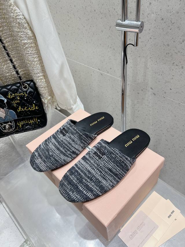 Miumiu秋夏系列穆勒鞋拖鞋包头针织半拖zp开发 原版拆卸 对版拖鞋秒杀市面版本 Miu真的太少女啦 超级柔软舒服的脚感材料：原版磨砂皮 小羊皮 原版橡胶底码