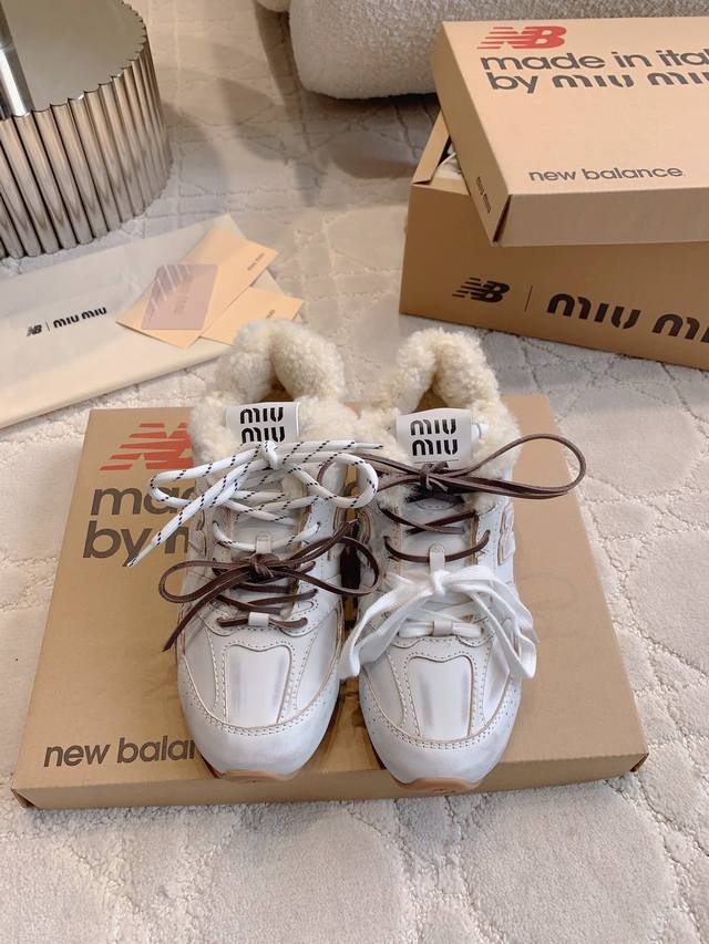 绒面 皮面 毛里加20Miu X Newbalance 合作款运动鞋 新增内增高 上脚秒变大长腿 神来之鞋 上脚太好看啦 闭眼入 各种穿搭都能驾驭 配色好美内增