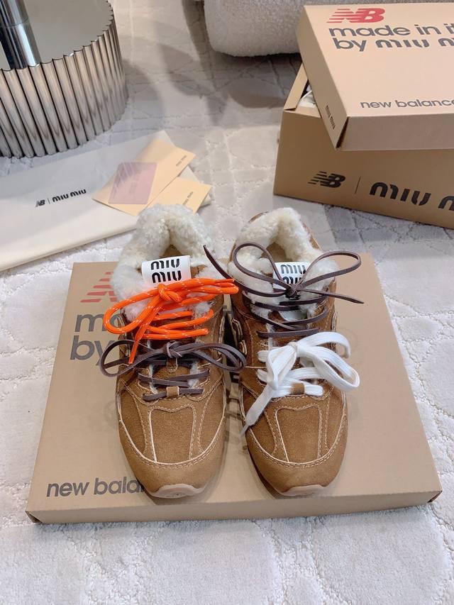 绒面 皮面 毛里加20Miu X Newbalance 合作款运动鞋 新增内增高 上脚秒变大长腿 神来之鞋 上脚太好看啦 闭眼入 各种穿搭都能驾驭 配色好美内增