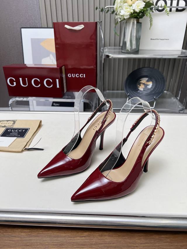 出厂 顶级版本 Gucci 古驰 新款原版复刻金属字母链条浅口尖头高跟鞋漆皮单鞋，面牛漆皮 内里垫脚羊皮，35-42码