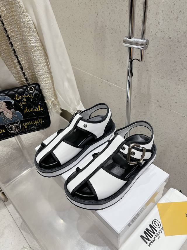 绒面 皮面Maisom Margiela Mm6马吉拉厚底凉鞋这双热度超高的单品 必须人手一双入手了 不能错过的单品 炸裂了独家原版购入开发 不能错过的一款鞋面