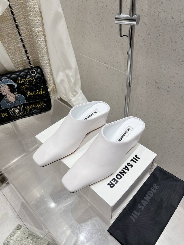 Jil Sander 吉尔桑达 包头坡跟厚底半拖鞋来得早不如来的及时 这双绝美绝美又是这个夏天的一双人手必备的单品 实在好看到炸裂独家原版购入开发原版定染小羊皮