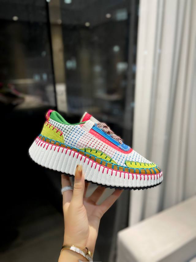 2025春夏chloe 克洛伊nama Sneaker彩虹系列运动鞋、容祖儿和孙怡宋茜明星同款、原材料是可再生物料制作、全手工缝马克线、肉眼可见皆是手工制造、环