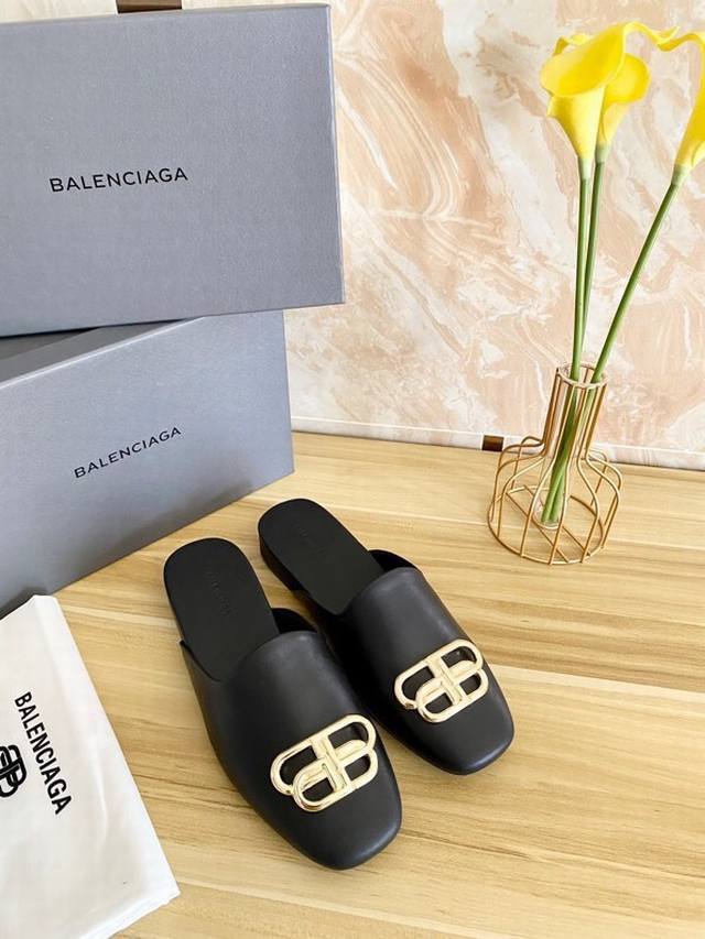 皮底 橡胶底 P250巴黎世家balenciaga经典圆头平底拖上等面料：小牛皮大底采用高真原色牛皮底，原版注塑大底内里和垫脚为意制羊皮Size：35 39 3