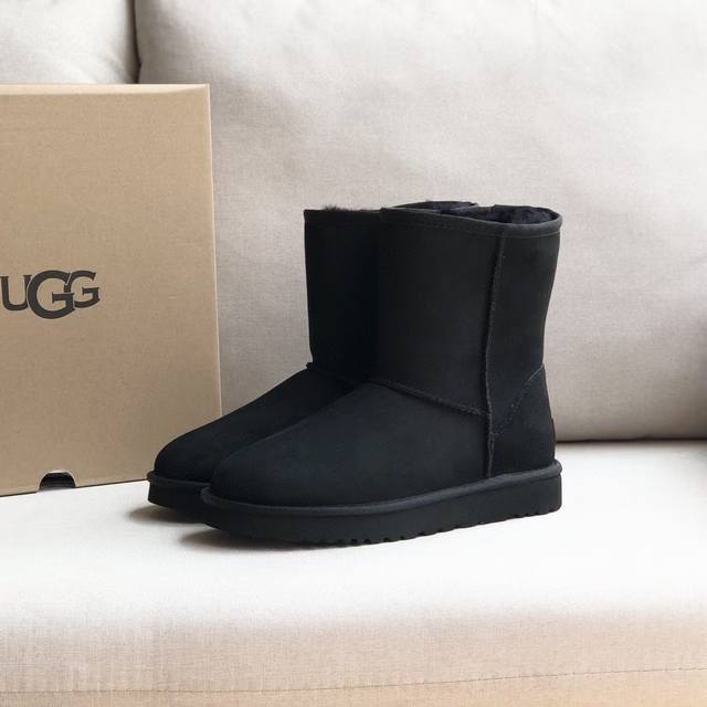 Ugg』莞产！防水防污原单品质！ ‘时光不老，脚下不散’ 经典永恒，鞋盒双标 码标均与今年原版码标一致市面独家品质基础中筒款！24再次原版购入！防水防污 独家品