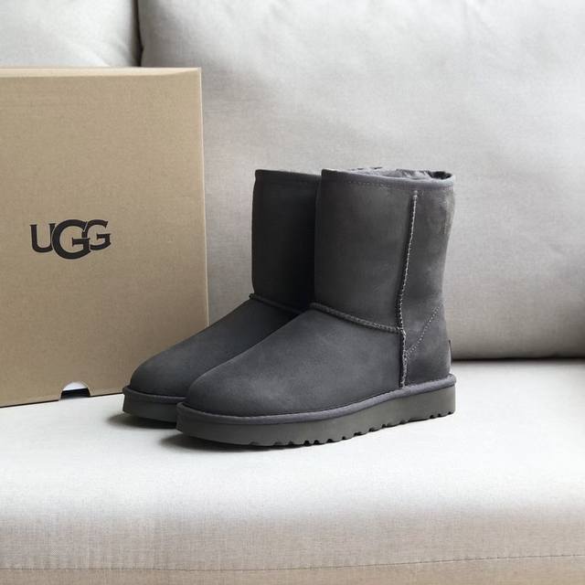 Ugg』莞产！防水防污原单品质！ ‘时光不老，脚下不散’ 经典永恒，鞋盒双标 码标均与今年原版码标一致市面独家品质基础中筒款！24再次原版购入！防水防污 独家品