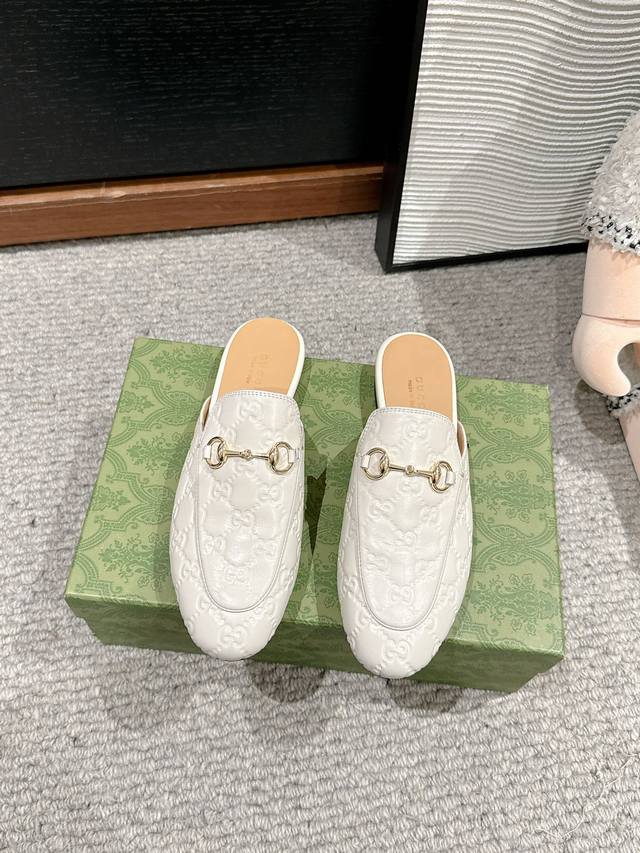 顶级品质Gucci Fw25 New Arrival～古驰gucci经典系列马拉扣半拖鞋经典马拉扣乐福鞋，尽显华丽优雅气质～上脚无敌美腻～时尚百搭还超级的好穿哦