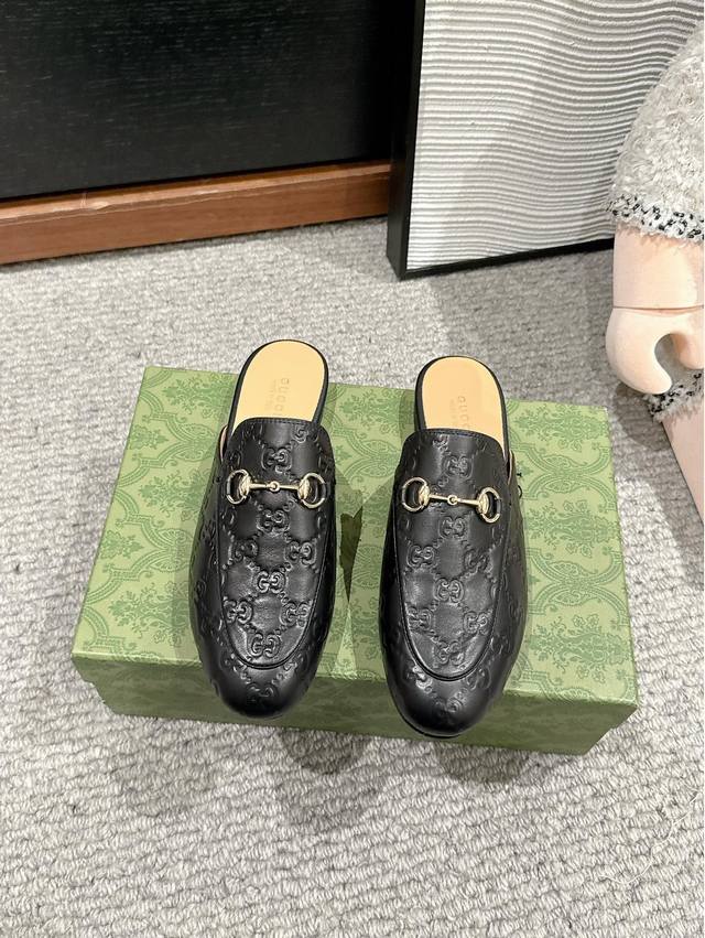 顶级品质Gucci Fw25 New Arrival～古驰gucci经典系列马拉扣半拖鞋经典马拉扣乐福鞋，尽显华丽优雅气质～上脚无敌美腻～时尚百搭还超级的好穿哦