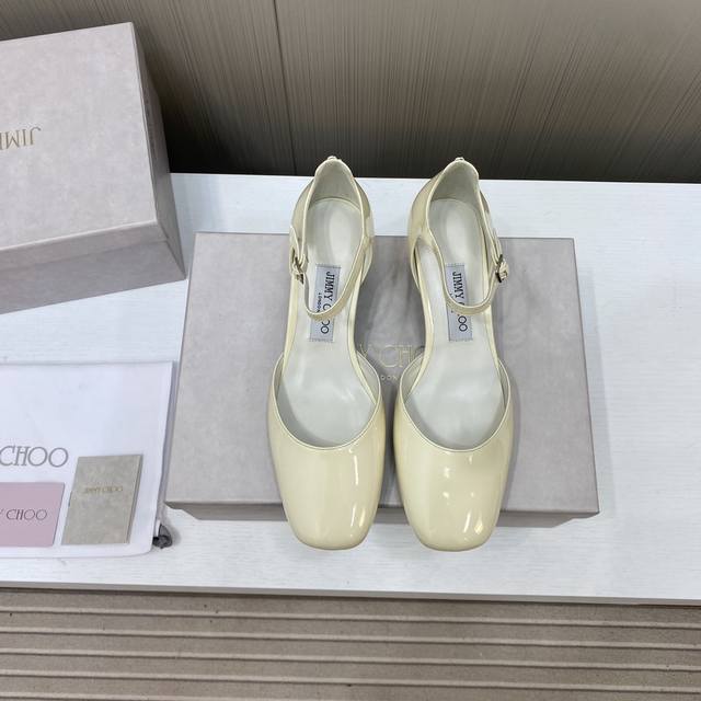 出厂价New . Sy Best For You_______________________________Jimmy Choo 尖头水钻高跟鞋一双适合任何场