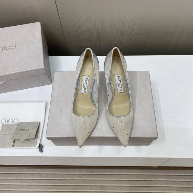 出厂价New . Sy Best For You_______________________________Jimmy Choo 尖头水钻高跟鞋一双适合任何场