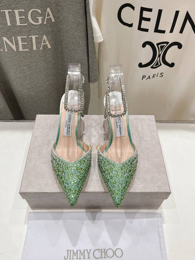 高版本出厂Jimmy Choo*｜Jc 吉米周2025Ss夏季新款烫钻高跟凉鞋原版套楦，完美的线条，简约大气上脚显气质粗跟舒适百搭，还能拉长双腿显高显瘦显腿长，