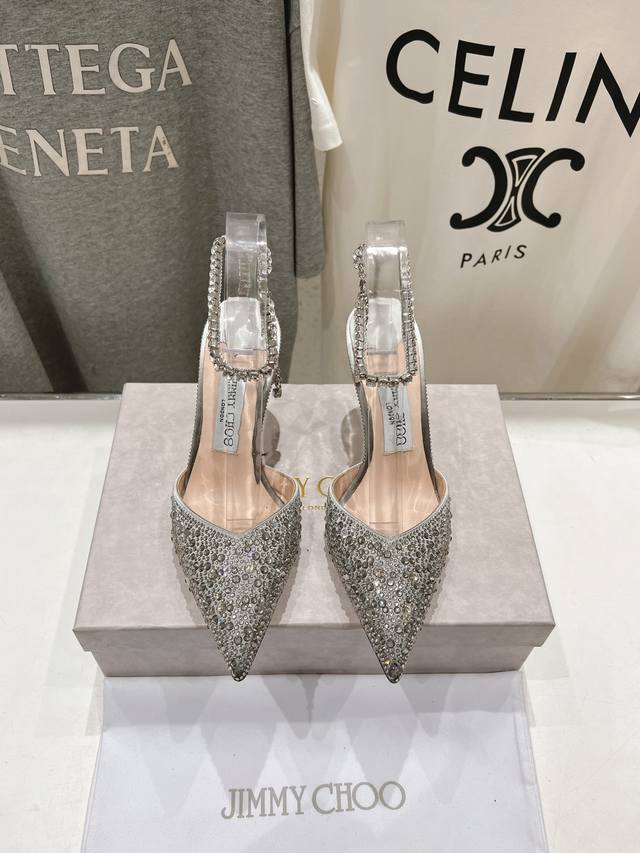 高版本出厂Jimmy Choo*｜Jc 吉米周2025Ss夏季新款烫钻高跟凉鞋原版套楦，完美的线条，简约大气上脚显气质粗跟舒适百搭，还能拉长双腿显高显瘦显腿长，