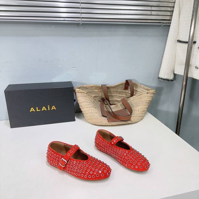 高品质出厂钻面 ！小众潮牌新色！Alaia25Aw春夏钻面圆头平底单鞋！最新春夏时装秀新款系列平底芭蕾舞鞋！法国高端一线高定品牌！时尚界最后的手艺人只忠于展现女