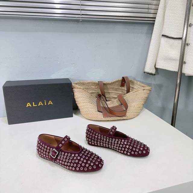 高品质出厂钻面 ！小众潮牌新色！Alaia25Aw春夏钻面圆头平底单鞋！最新春夏时装秀新款系列平底芭蕾舞鞋！法国高端一线高定品牌！时尚界最后的手艺人只忠于展现女