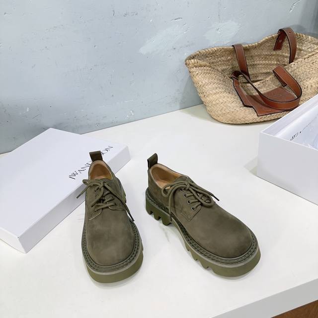 高品质出厂 ！小众潮牌顶级品质！ Jw Anderson 25春夏新款走秀款松糕厚底圆头休闲鞋！英国小众品牌独特而不夸张的设计、不易撞款、每款鞋子都足以引领潮流