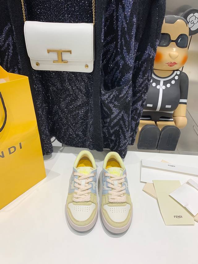 Fendi 休闲情侣款全网颜色最齐 版本最高 出片率100% 原版开模大底码数：女35-40 男39-44