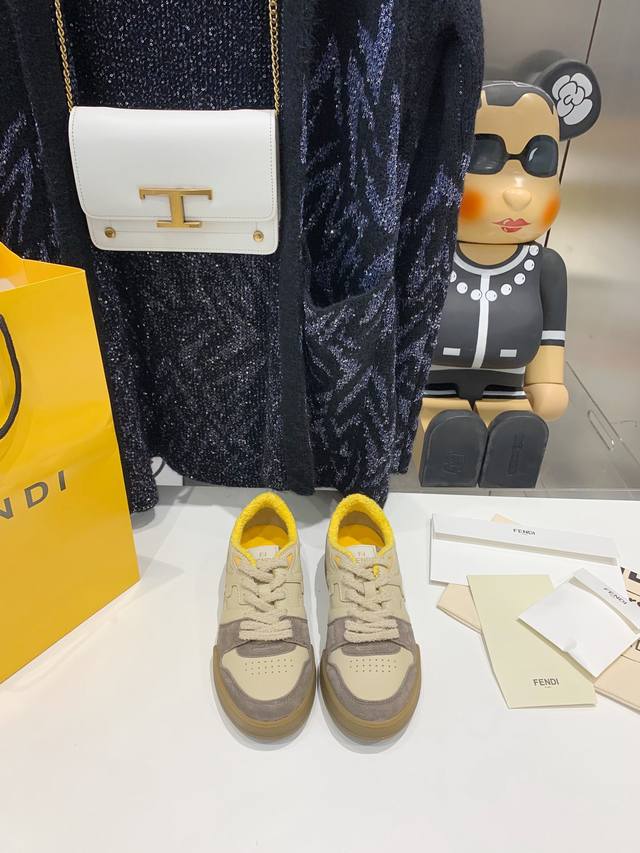 Fendi 休闲情侣款全网颜色最齐 版本最高 出片率100% 原版开模大底码数：女35-40 男39-44