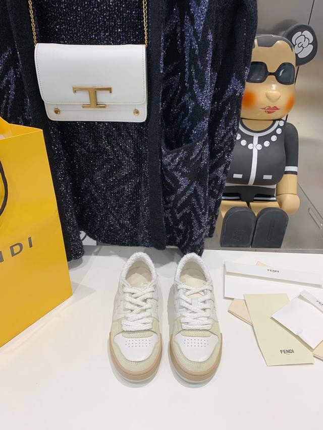 Fendi 休闲情侣款全网颜色最齐 版本最高 出片率100% 原版开模大底码数：女35-40 男39-44