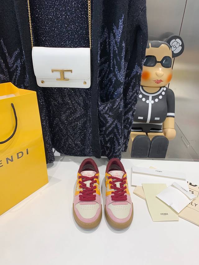 Fendi 休闲情侣款全网颜色最齐 版本最高 出片率100% 原版开模大底码数：女35-40 男39-44