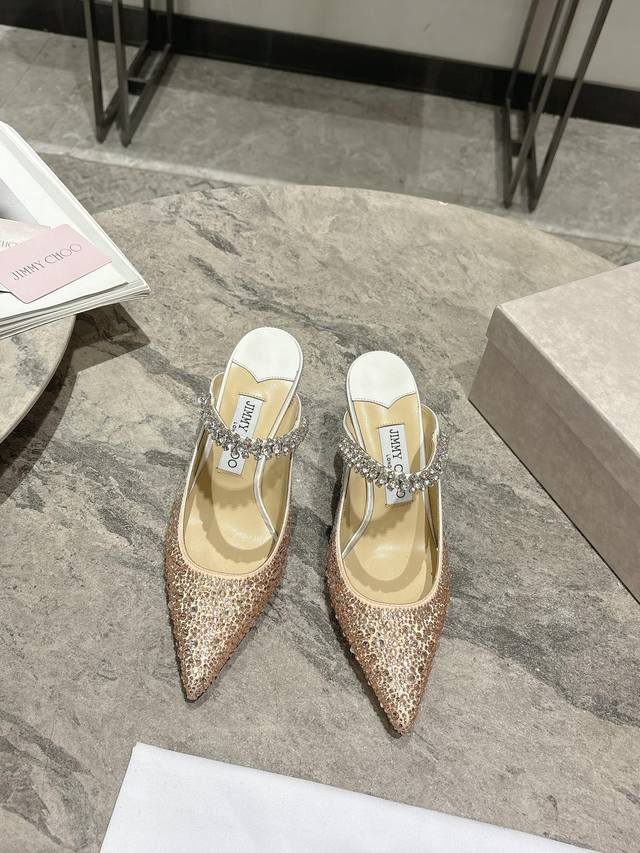 高版本出厂Jimmy Choo*｜Jc 吉米周2025Ss夏季新款烫钻高跟凉鞋原版套楦，完美的线条，简约大气上脚显气质粗跟舒适百搭，还能拉长双腿显高显瘦显腿长，