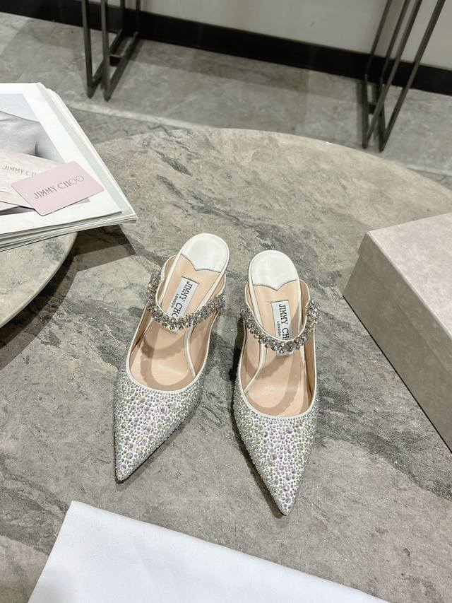 高版本出厂Jimmy Choo*｜Jc 吉米周2025Ss夏季新款烫钻高跟凉鞋原版套楦，完美的线条，简约大气上脚显气质粗跟舒适百搭，还能拉长双腿显高显瘦显腿长，