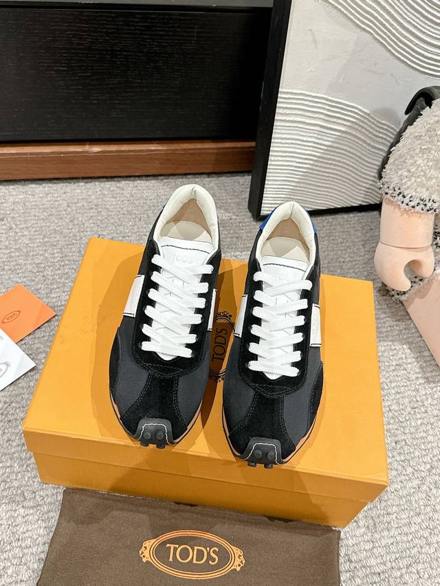 顶级品质Tods Ss25 New Arrival～Tods 2025春夏运动鞋新品不同颜色和材质拼接，增加了细节感～丰富了视觉效果！增高效果也不错，脚感满分S