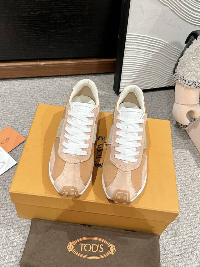 顶级品质Tods Ss25 New Arrival～Tods 2025春夏运动鞋新品不同颜色和材质拼接，增加了细节感～丰富了视觉效果！增高效果也不错，脚感满分S